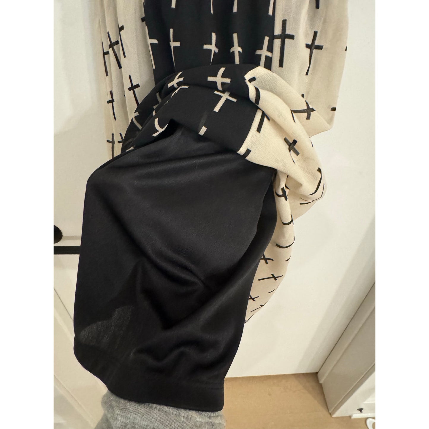 Dizzy Gal High-Low Dress | Black & Cream Cross Print | Size Small