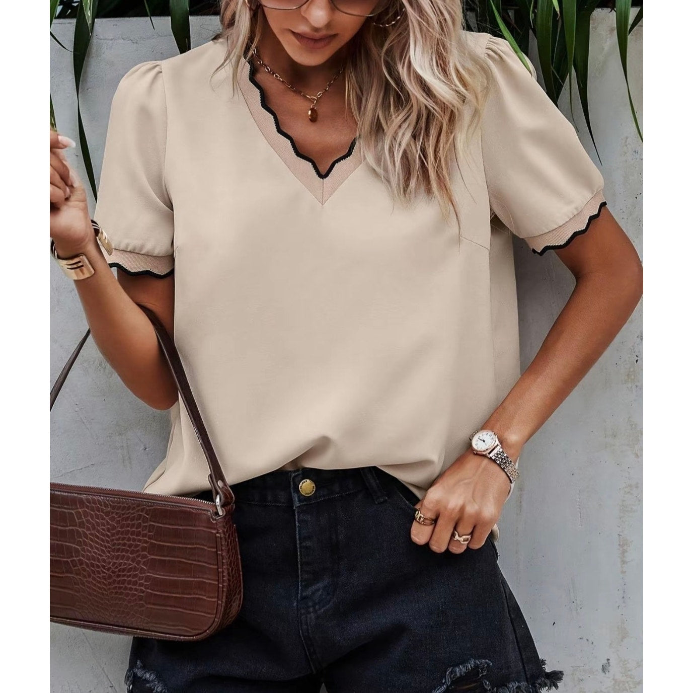 Inspiration Comes AB Women Scallop Trim Contrast Blouse Top Beige Large NEW