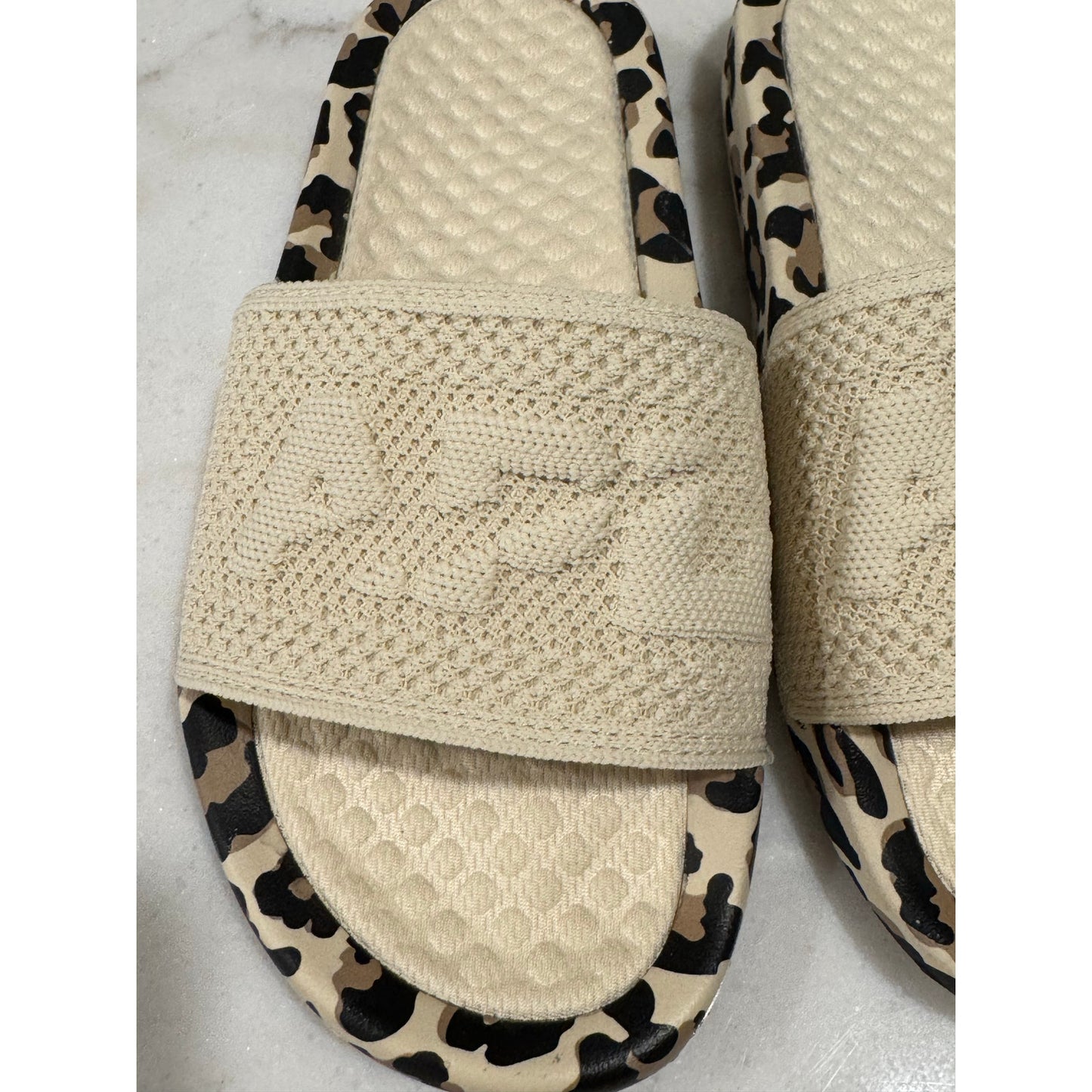 APL Big Logo TechLoom Slides – Leopard Print | Size 5 NEW (would fit a 6)