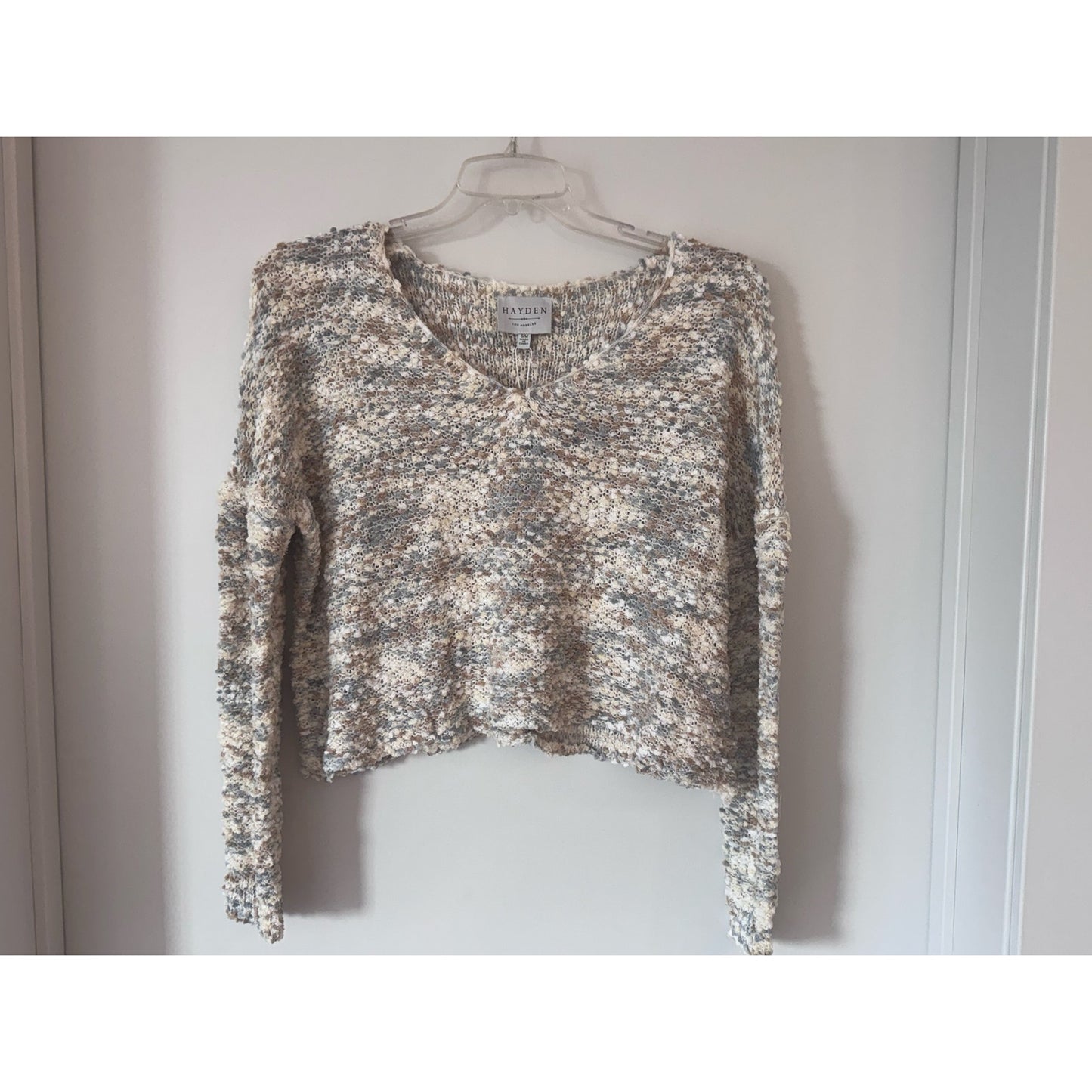 Hayden Los Angeles Cappuccino Popcorn Knit Sweater S/M NEW Cropped V Neck Chunky