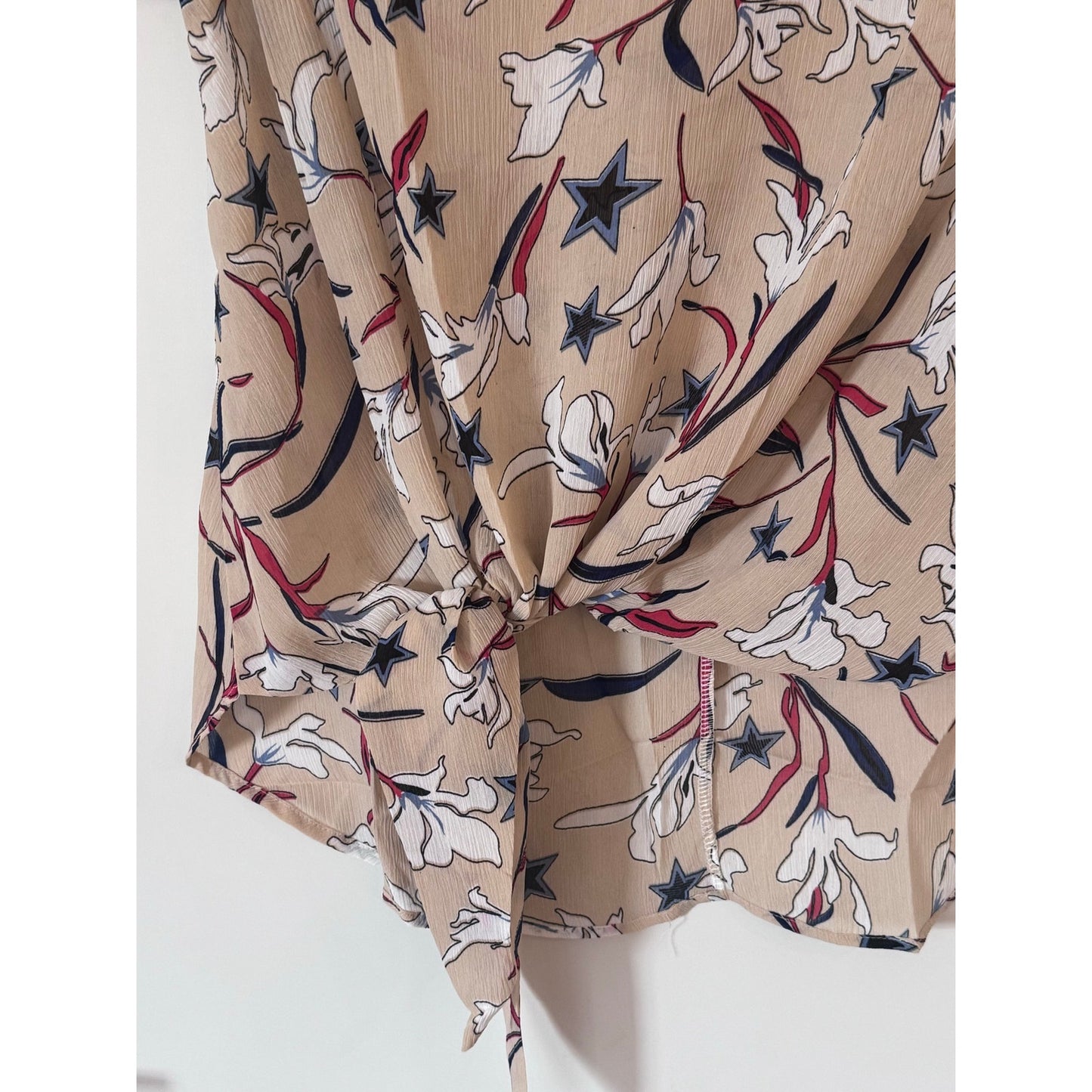 Hayden LA Ivory Mix Floral Star Print Tie Front Blouse | Size Medium | High Low