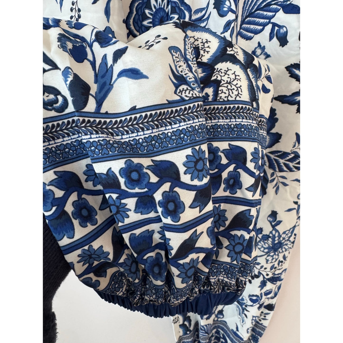 Cupshe Blue & White Floral Smocked Waist Tapered Pants | Medium | NEW