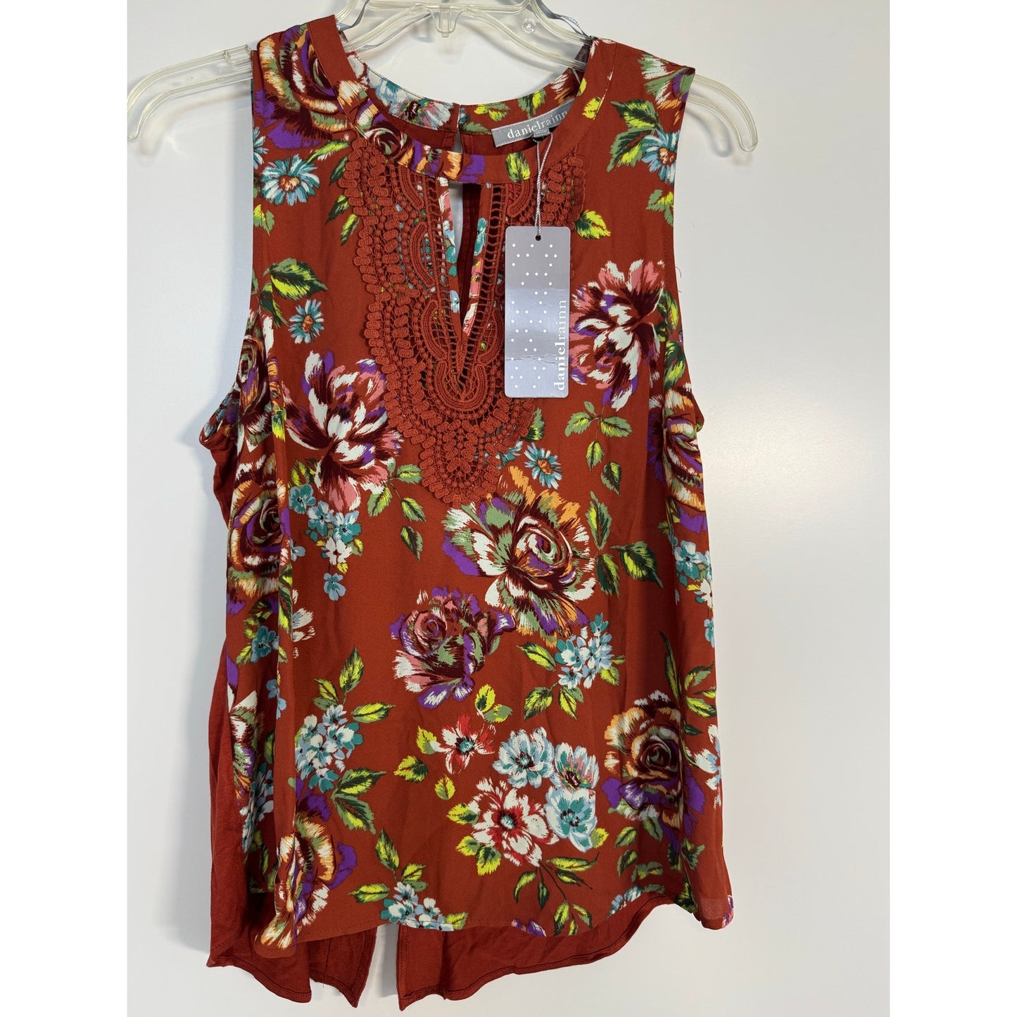Daniel Rainn Floral Sleeveless Blouse w/ Crochet Detail | NWT | Size Petite Medium (PM)