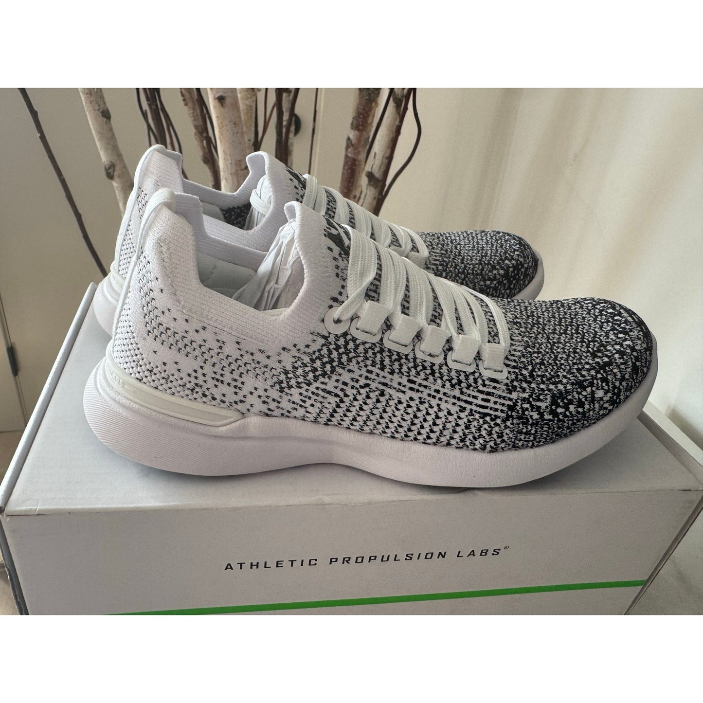 APL TechLoom Breeze Sneakers Women's 5.5 White Black Ombre NEW