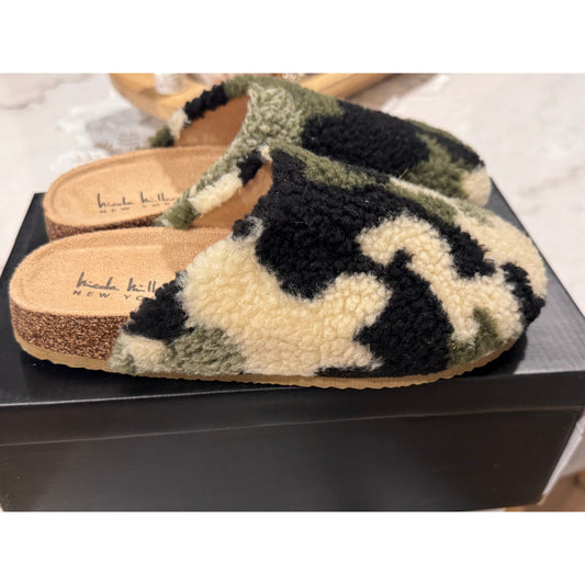 Nicole Miller Faux Fur Bondy Slippers – Green Camo | Women’s Size 6 | NEW