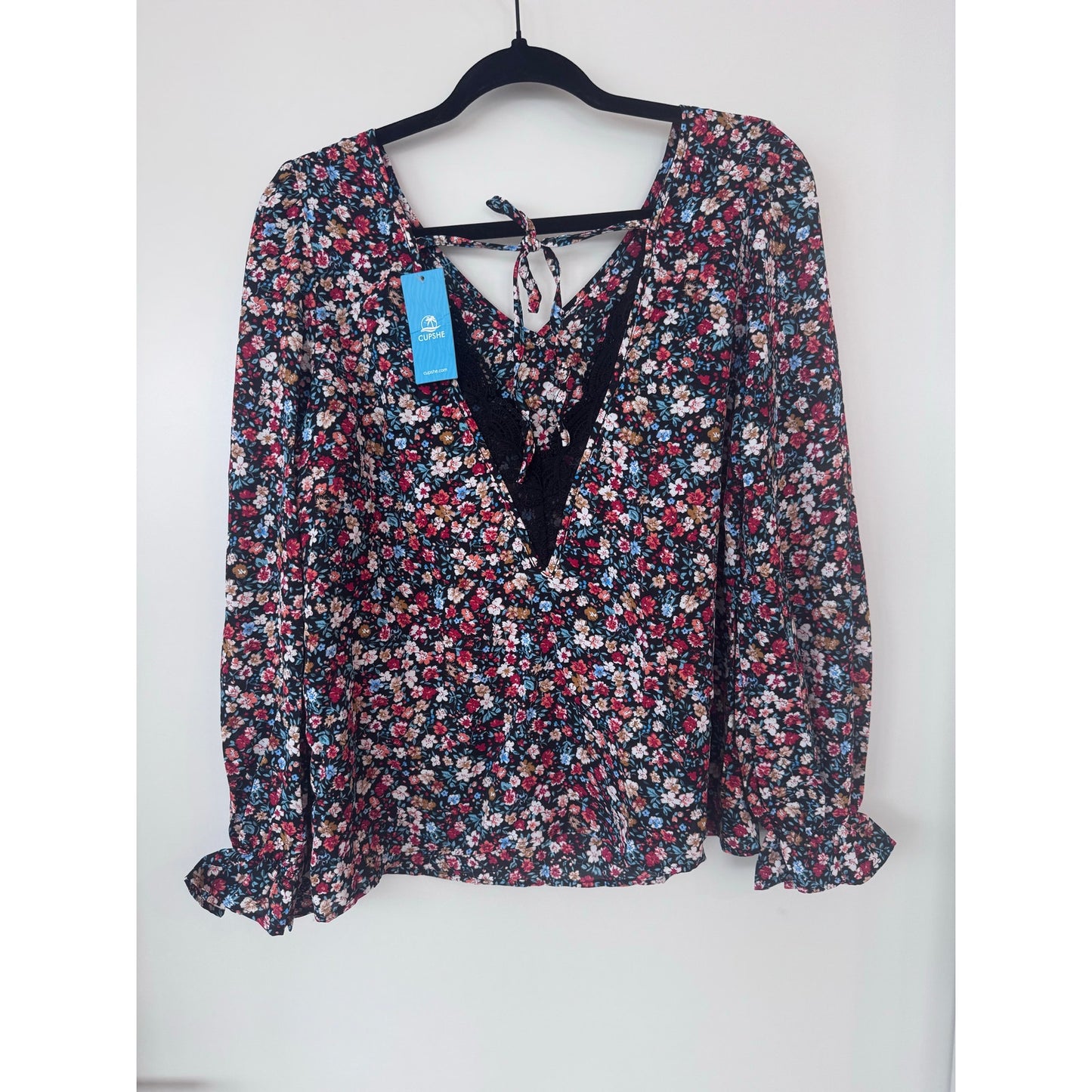 Cupshe Red Ditsy V-Neck Puff Sleeve Blouse | Small | NEW