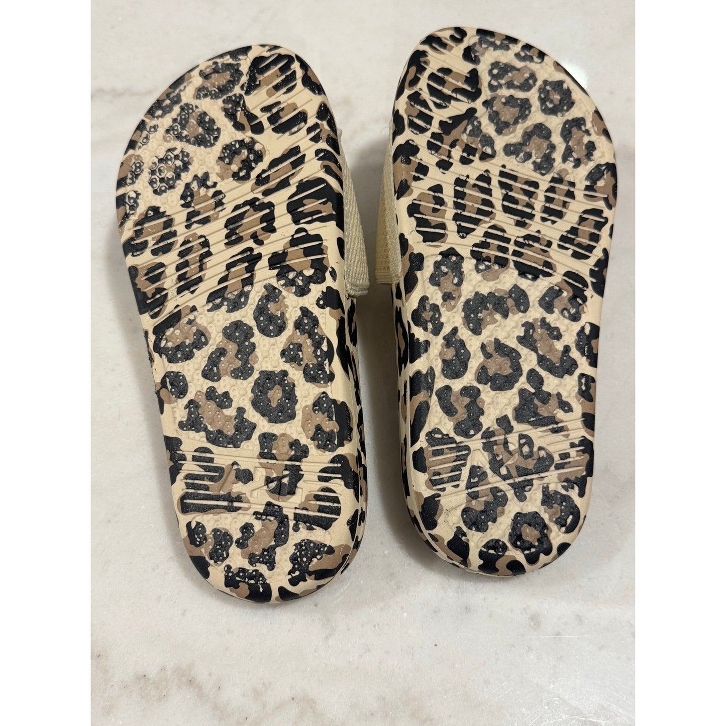 APL Big Logo TechLoom Slides – Leopard Print | Size 5 NEW (would fit a 6)