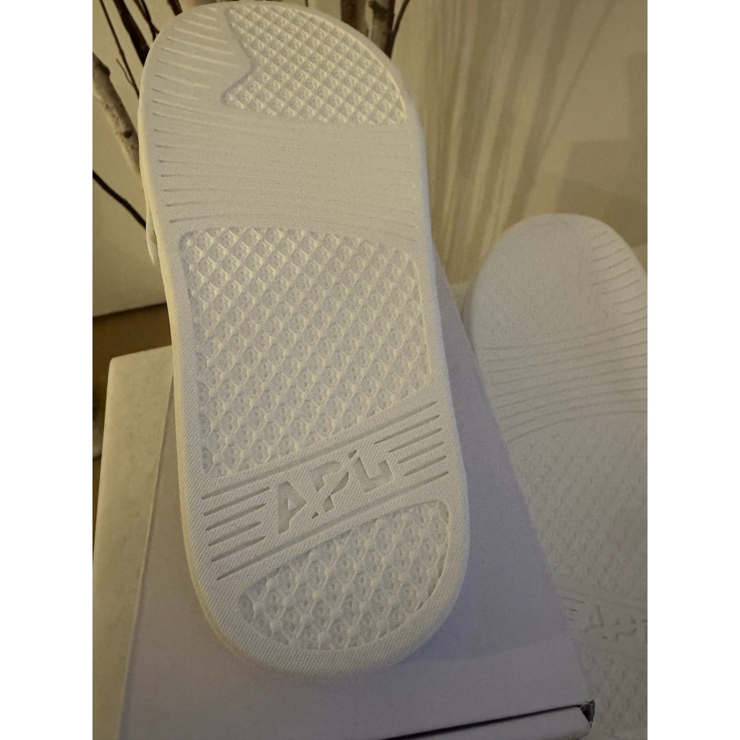 APL Lusso Slide Ivory Quilted Nappa Leather Slides Women’s Size 6 NEW