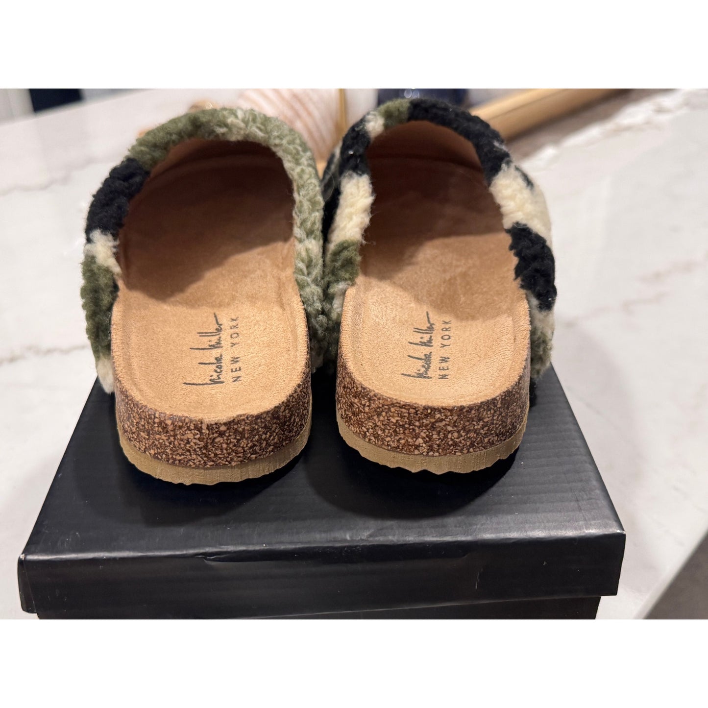 Nicole Miller Faux Fur Bondy Slippers – Green Camo | Women’s Size 6 | NEW