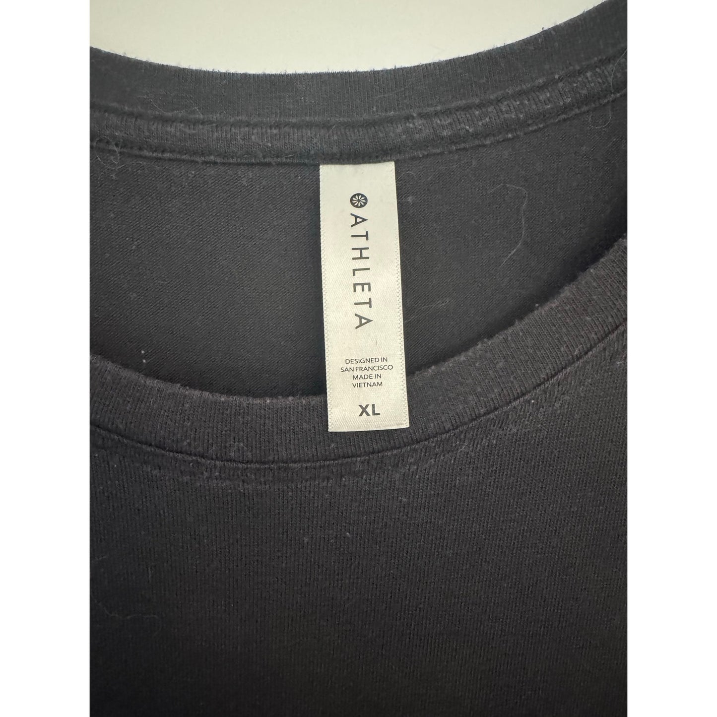Athleta Black Sleeveless Tank Top XL Loose Fit Open Arm Activewear