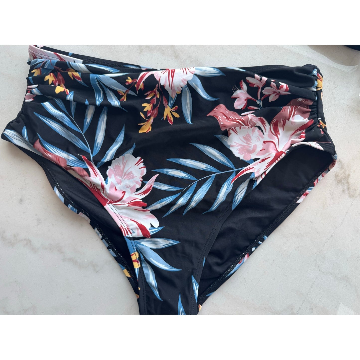 Cupshe Tropical Vibes Halter Bikini Set – Size Large NEW