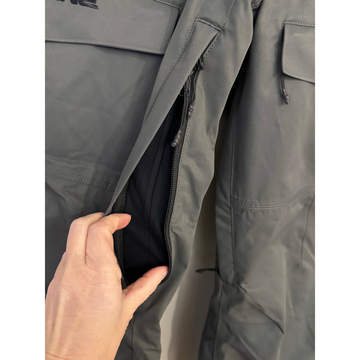DAKINE Reach 20K 2L Snow Pants – Women’s Medium – NWT – Gray – RECCO