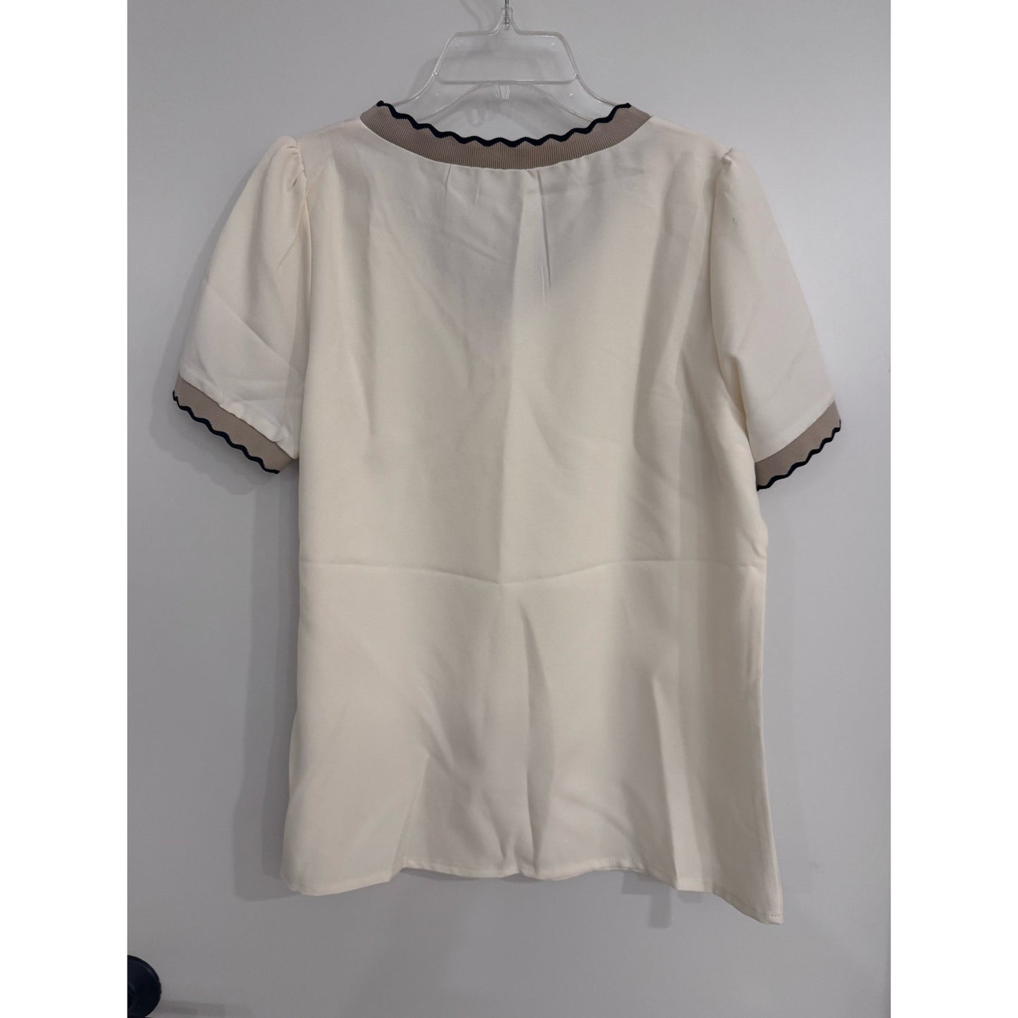 Inspiration Comes AB Women Scallop Trim Contrast Blouse Top Beige Large NEW