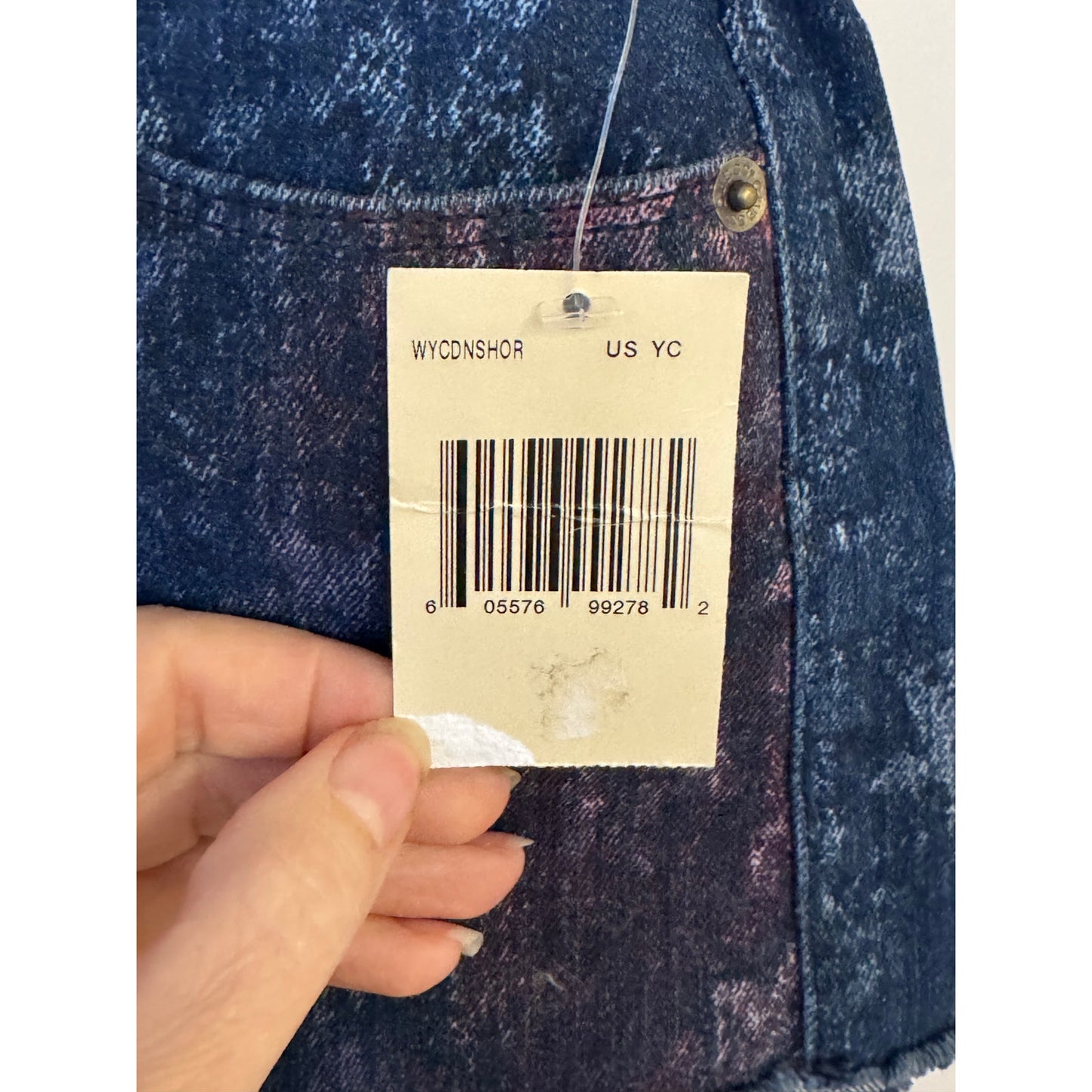 GUESS Star Print High-Rise Denim Shorts – NWT – Size 25