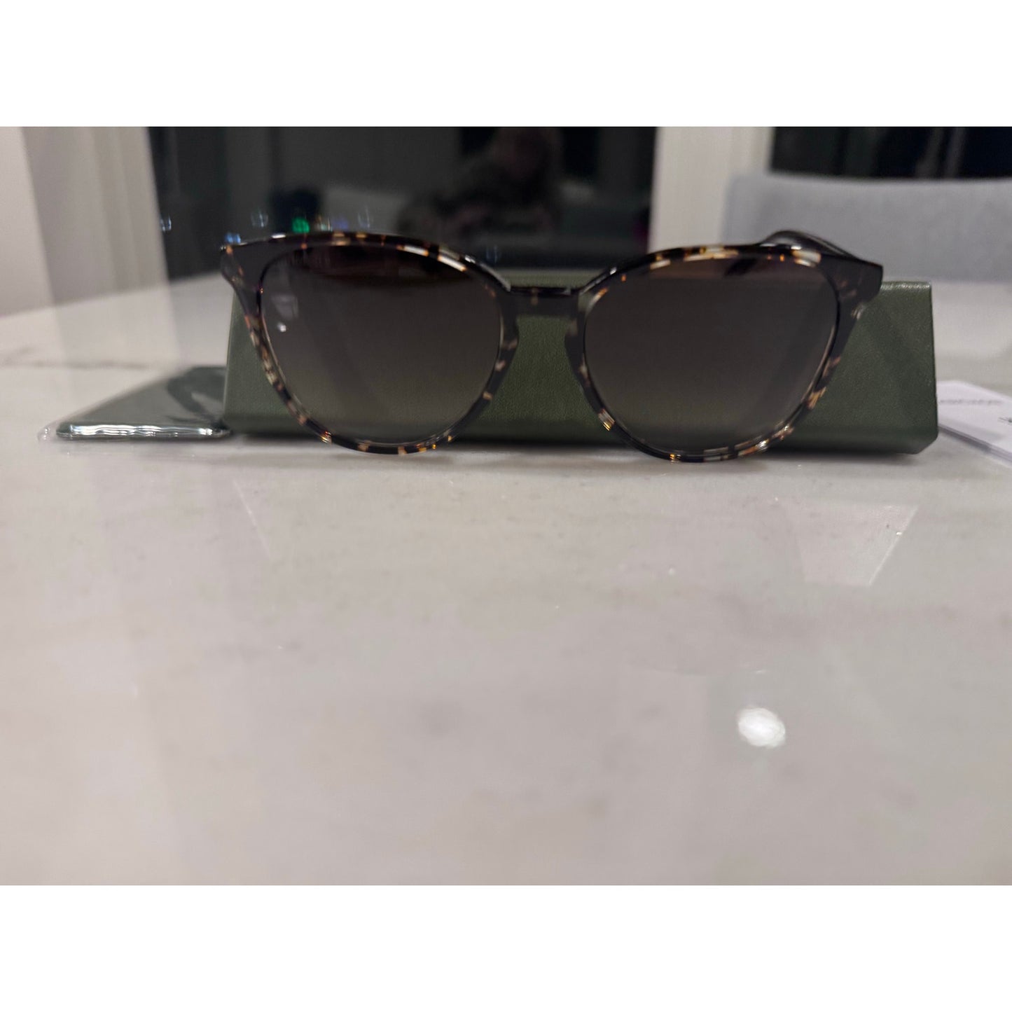 Longchamp Tortoise Round Sunglasses Brown Gradient Lens w Case NEW