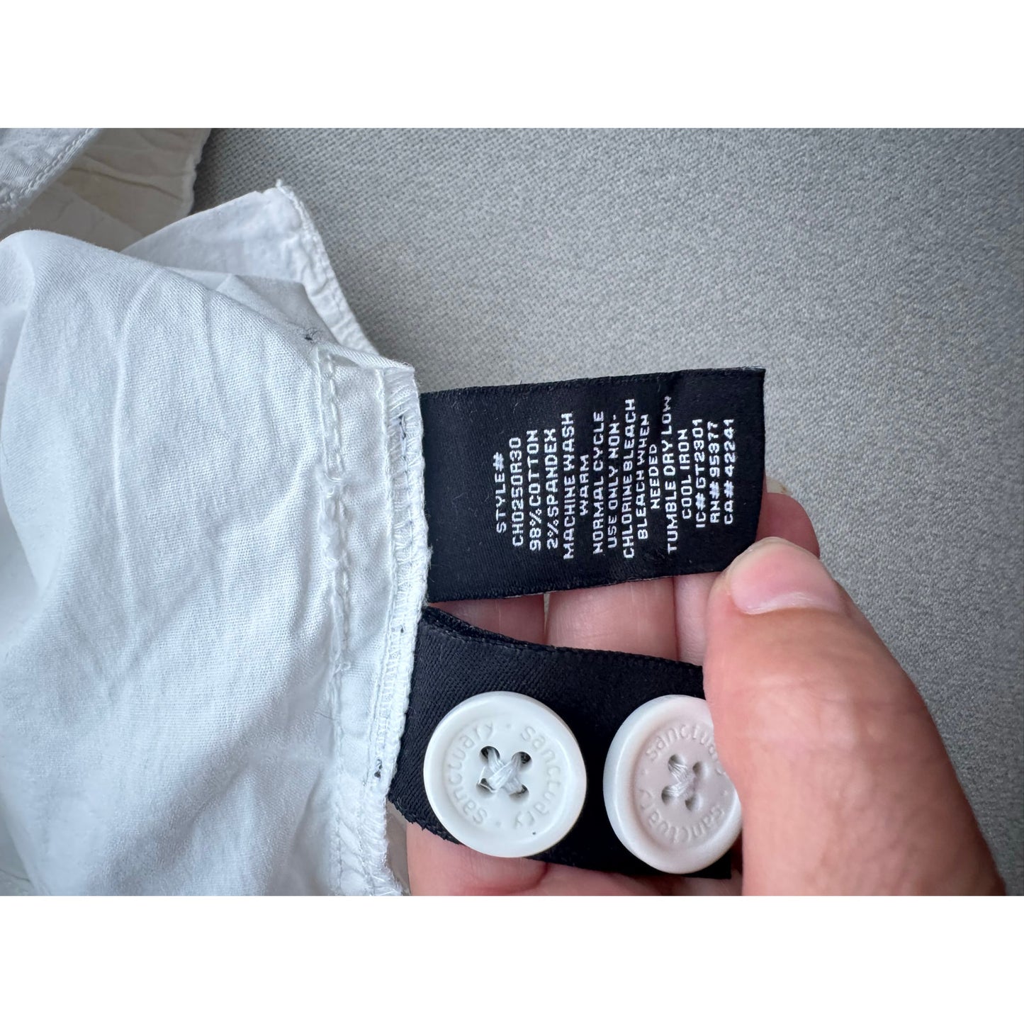 Sanctuary Standard Surplus White Shorts – Size 26 NWT