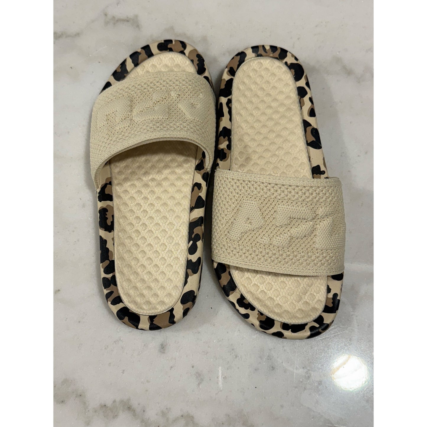 APL Big Logo TechLoom Slides – Leopard Print | Size 5 NEW (would fit a 6)