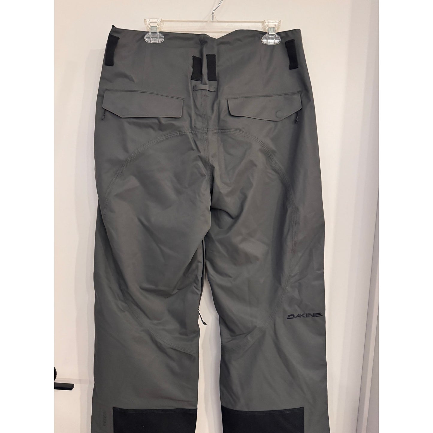 DAKINE Reach 20K 2L Snow Pants – Women’s Medium – NWT – Gray – RECCO